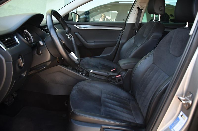 Škoda Octavia 1.4G-TEC LED DSG NAVI PDC - fotka 13 z 35