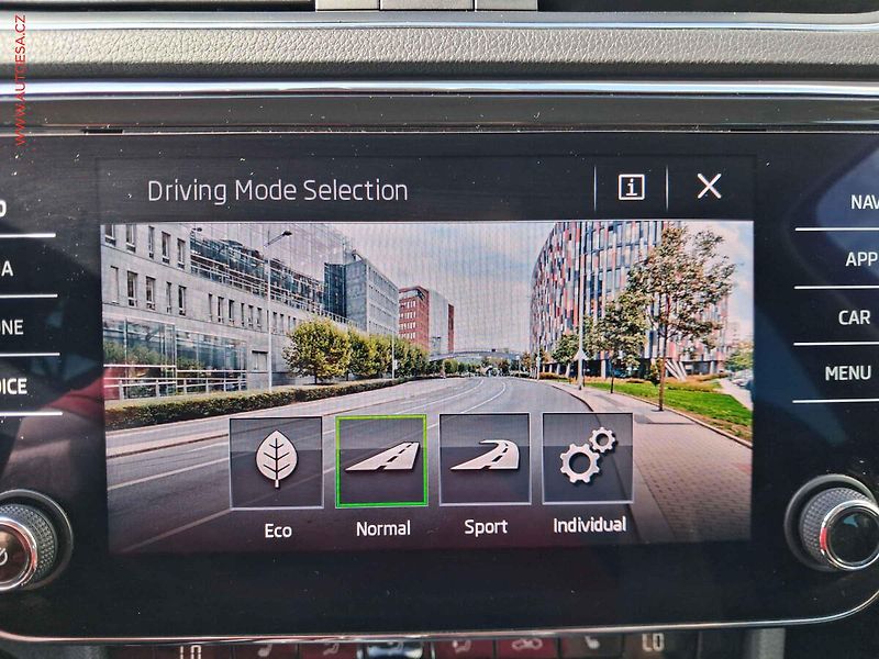 Škoda Superb (2019) 2.0 TDi 4x4, Style, DSG, LED - fotka 23 z 24
