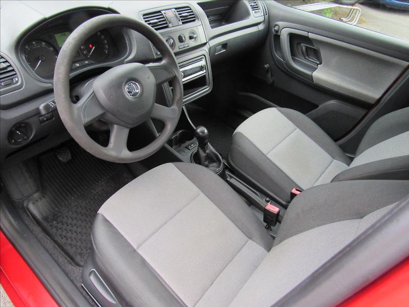 Škoda Fabia 1,2 i 44kW Active - fotka 9 z 28