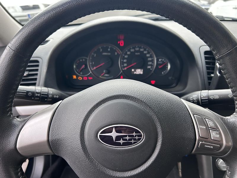 Subaru Legacy 2.0 D Active AWD - fotka 17 z 38
