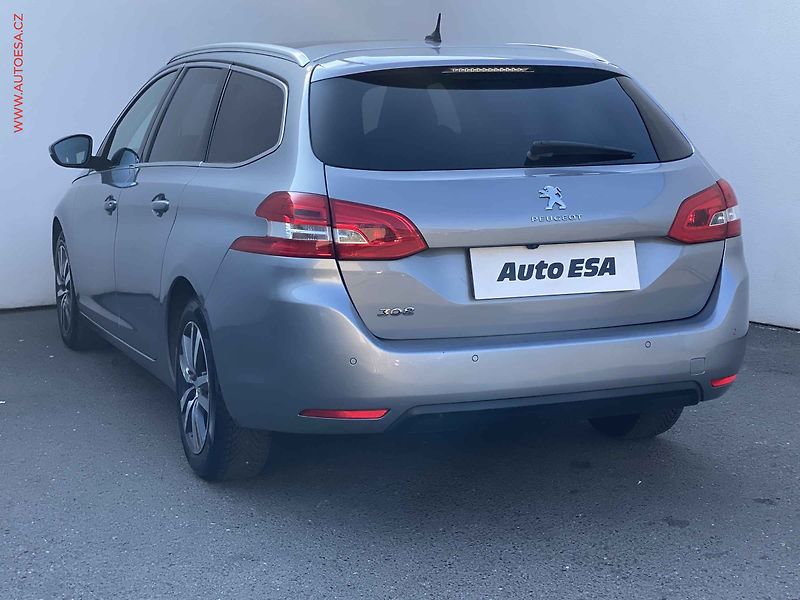 Peugeot 308 (2018) 1.5 HDi, Allure, panor, navi - fotka 6 z 18