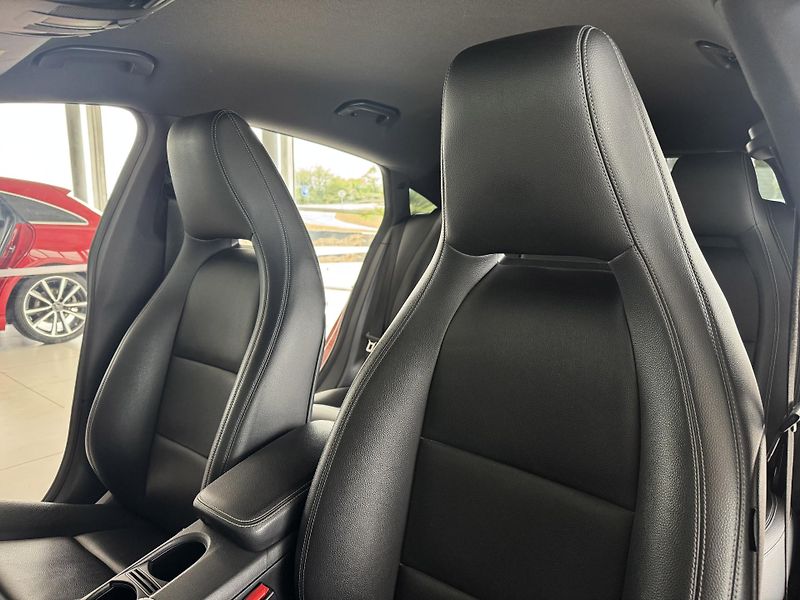 Mercedes-Benz CLA 220d AUT*130kW*REZERVACE! - fotka 13 z 33
