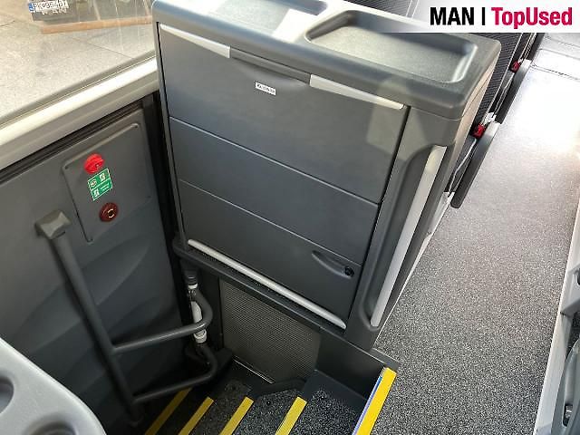 MAN RHC 464 (460) Lions COACH - fotka 25 z 27