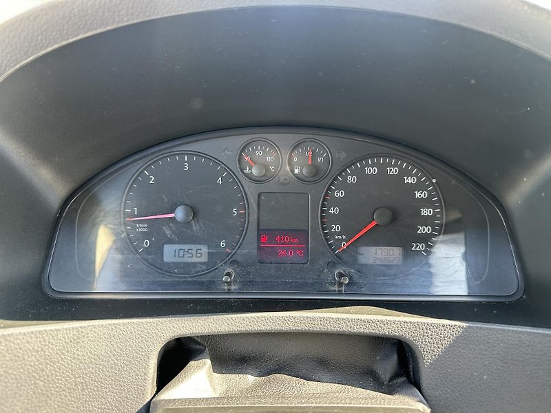 Volkswagen Caravelle (2005) 2.5 TDI 128kw 4x4 8 míst - fotka 16 z 16