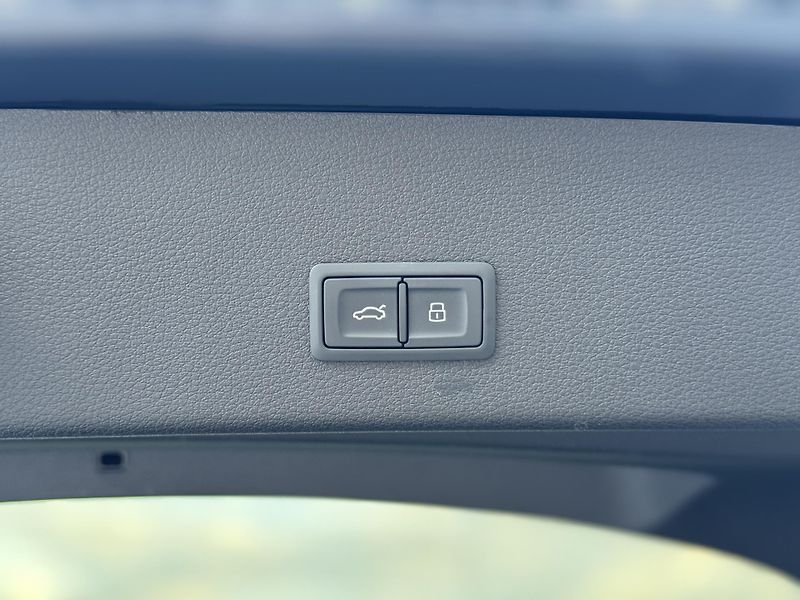 Audi e-tron Sportback 55 quattro S line - fotka 23 z 34