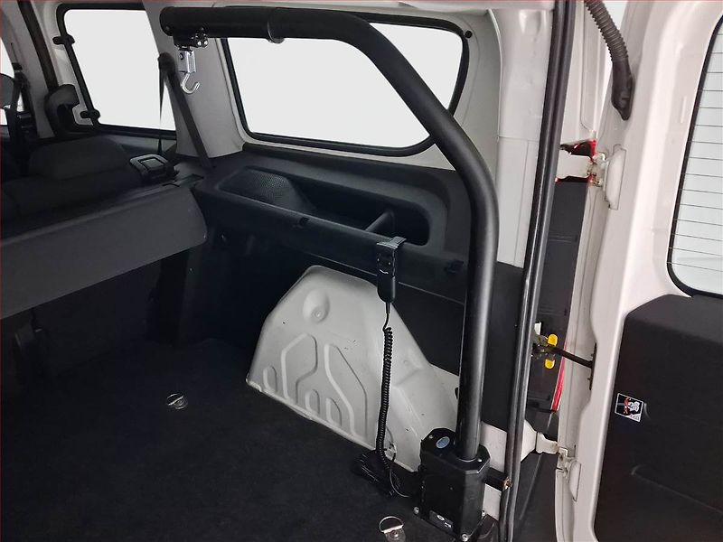 Fiat Dobló (2017) Maxi 1.6 MultiJet, 5Míst, ČR - fotka 16 z 17