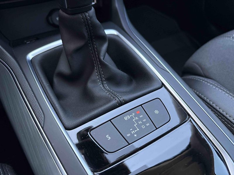 Peugeot 308 (2018) Allure 1.6 BlueHDi EAT6 - fotka 17 z 41