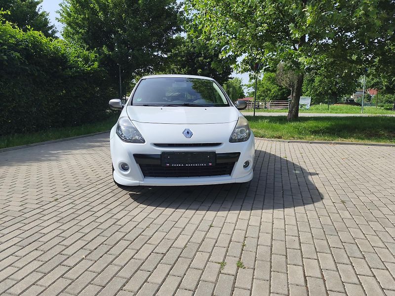 Renault Clio 1.6 GT - fotka 18 z 22