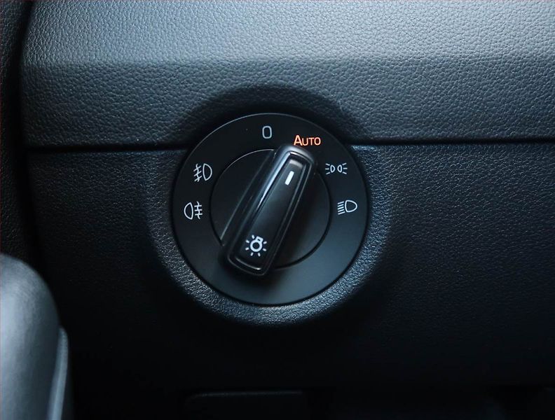 Škoda Octavia (2017) Style 1.6 TDI, Navi, Tempomat - fotka 17 z 22