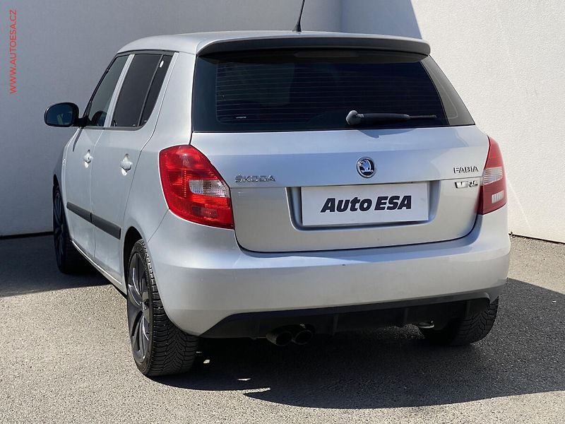 Škoda Fabia (2013) 1.4 TSi, RS, DSG - fotka 6 z 17