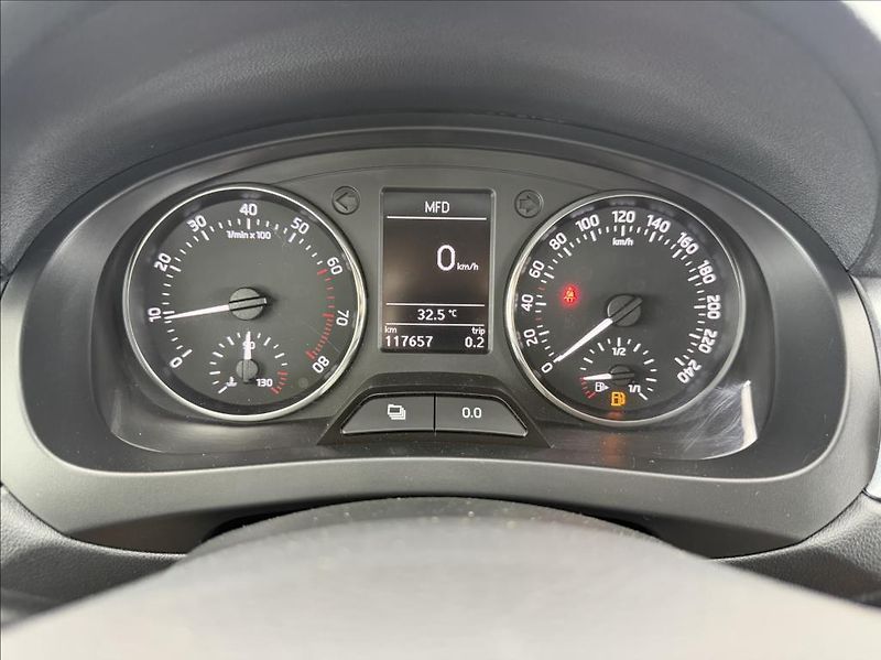 Škoda Rapid 1,2 TSI NAVI,Climatronic - fotka 16 z 28