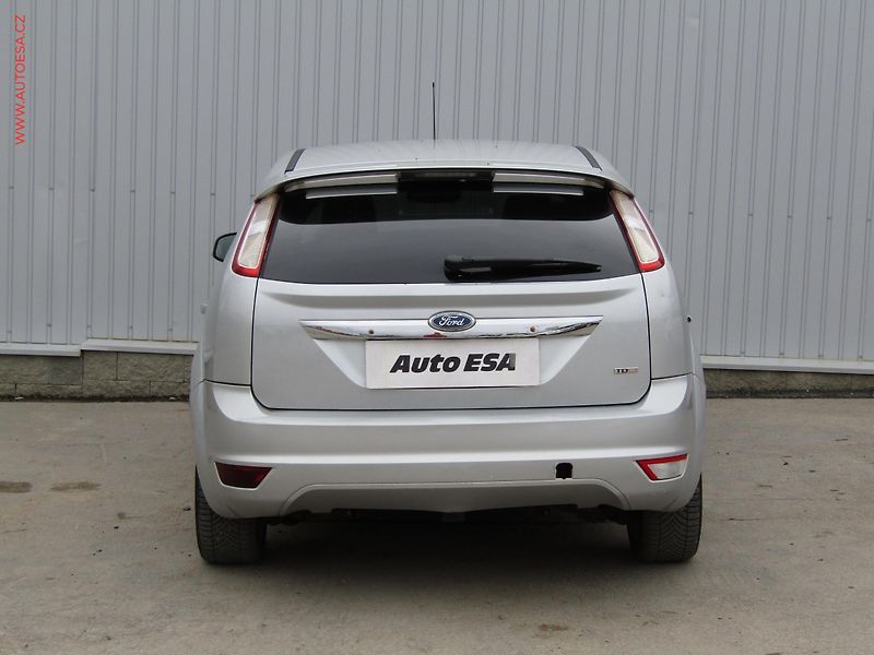 Ford Focus (2008) 2.0TDCi, ČR, AC, TZ, bixen - fotka 5 z 14