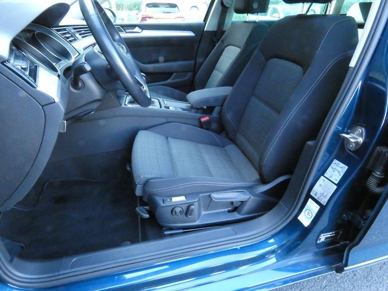 Volkswagen Passat Business Premium 2.0 TDI 110KW - fotka 20 z 30