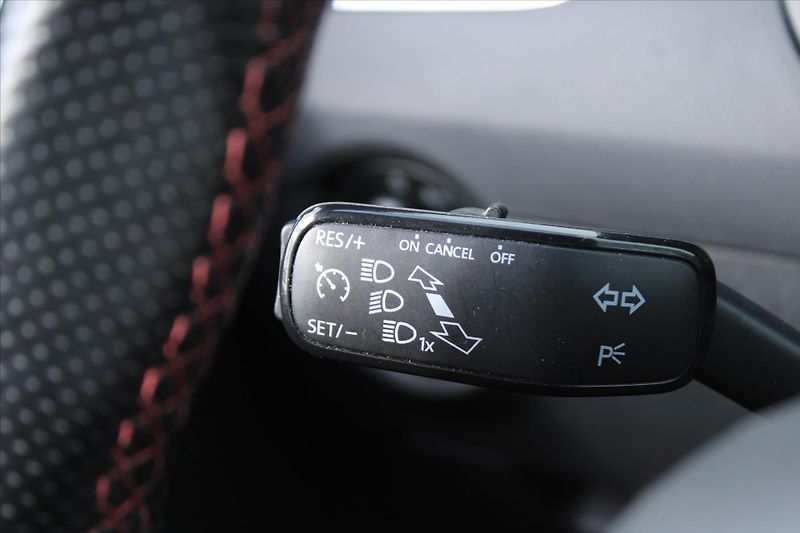 Škoda Octavia 2.0TSI 162kW RS BI-XENON ČR - fotka 14 z 26
