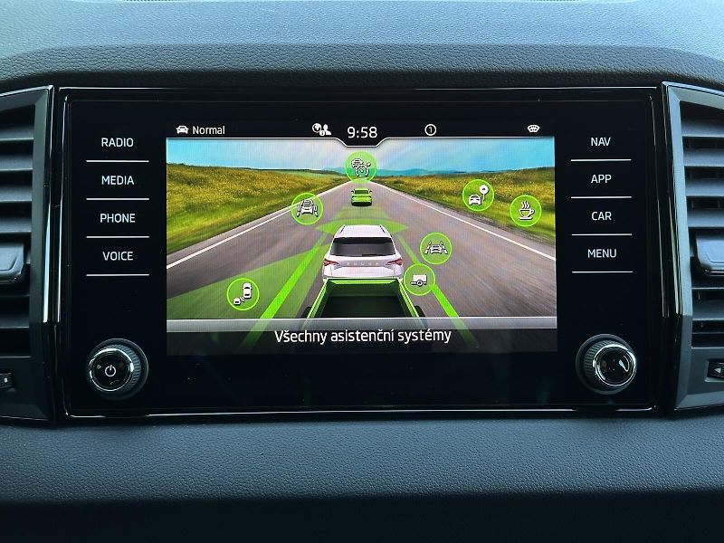 Škoda Karoq 2.0TDi 4x4 DSG 150PS Sportline - fotka 33 z 49
