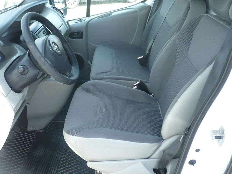 Opel Vivaro 2.0DCI 66Kw Klima L1H1 - fotka 11 z 21