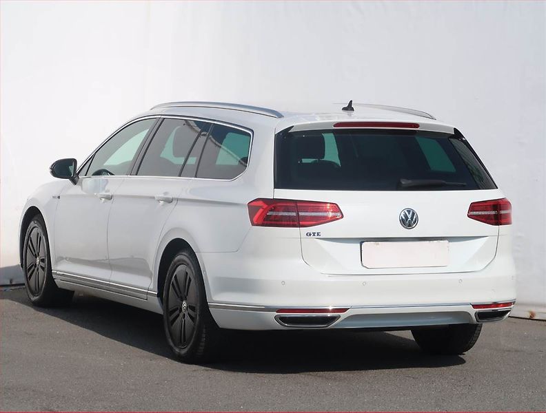 Volkswagen Passat (2016) Highline 1.4 GTE, Automat - fotka 4 z 25