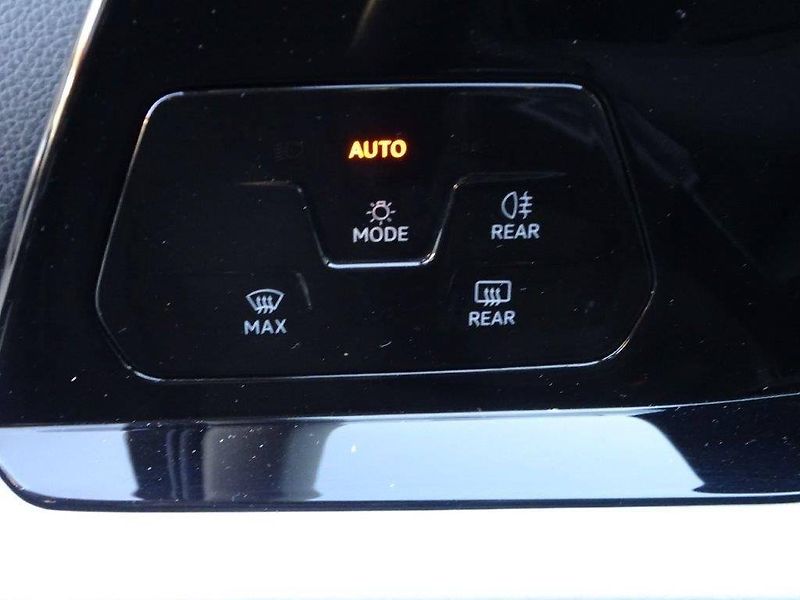 Volkswagen Golf Variant (2022) 1,5TSi/ 96kW Life - fotka 9 z 26