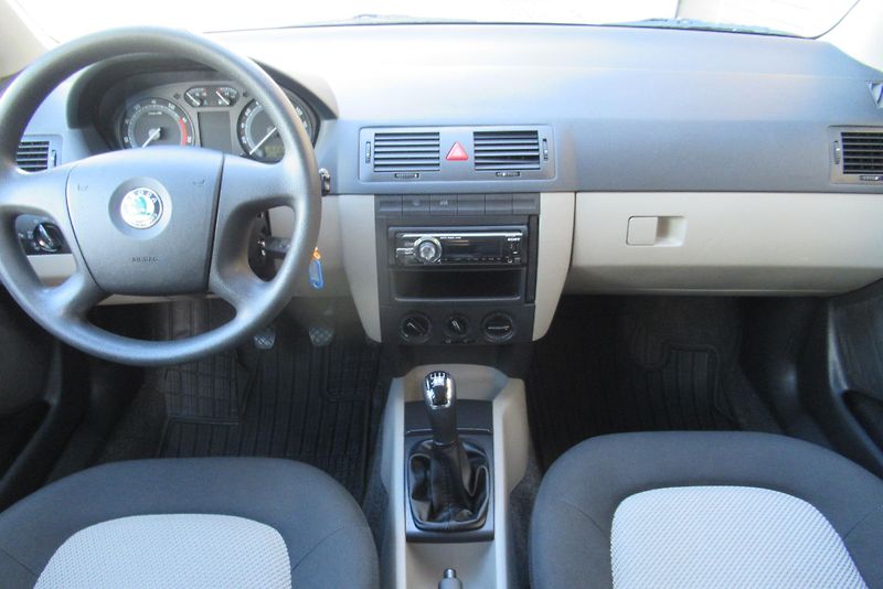 Škoda Fabia 1.4i KLIMA SADA KOL - fotka 9 z 32