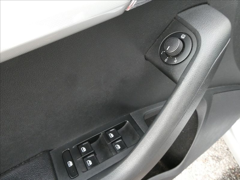 Škoda Octavia 1,4 TSi 110kW DSG, 2x Alu kola - fotka 32 z 42