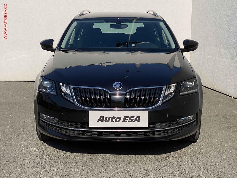 Škoda Octavia (2020) 2.0 TDi, Style, LED - fotka 2 z 17