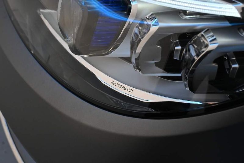 Mercedes-Benz Třídy C (2020) 2.0 300 DE T 9G-TRONIC LED 360 - fotka 42 z 47