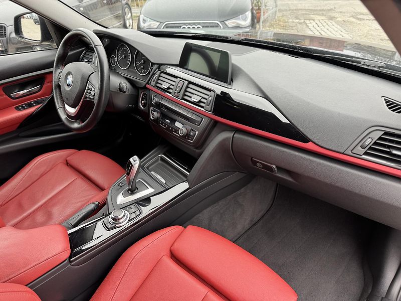 BMW Řada 3 (2013) BMW 320i 135Kw sport AT - fotka 31 z 33