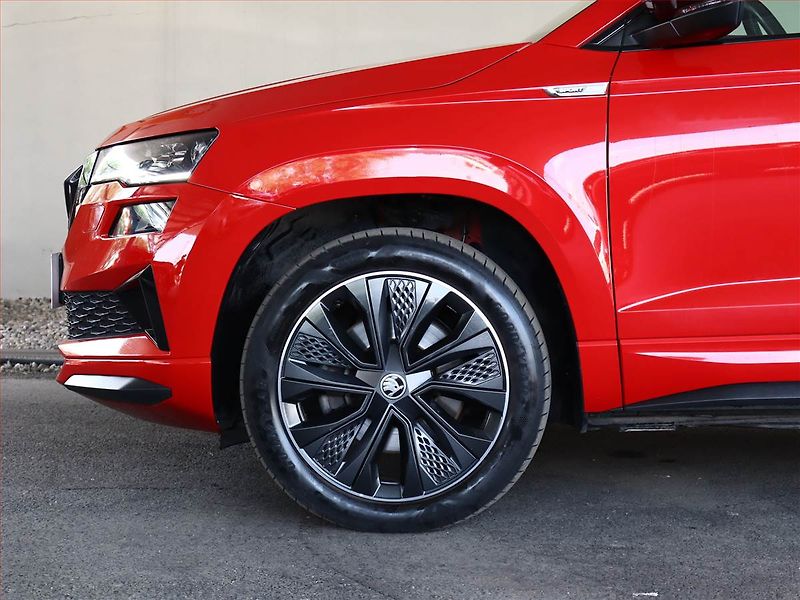 Škoda Karoq (2023) Sportline 1.5 TSI - fotka 13 z 22