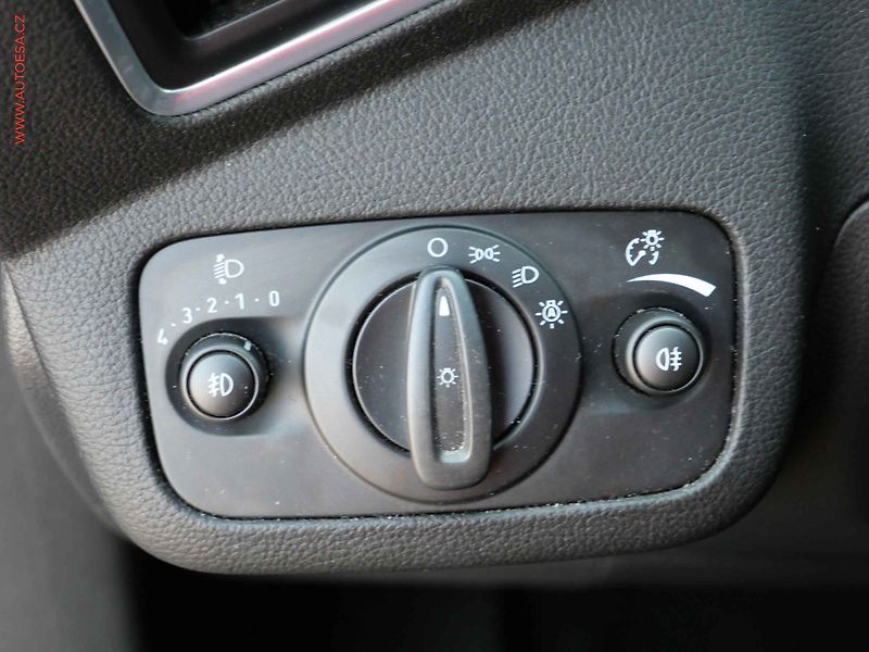 Ford Kuga (2013) 2.0 TDCi 4x4, AT, navi, kůže - fotka 13 z 20