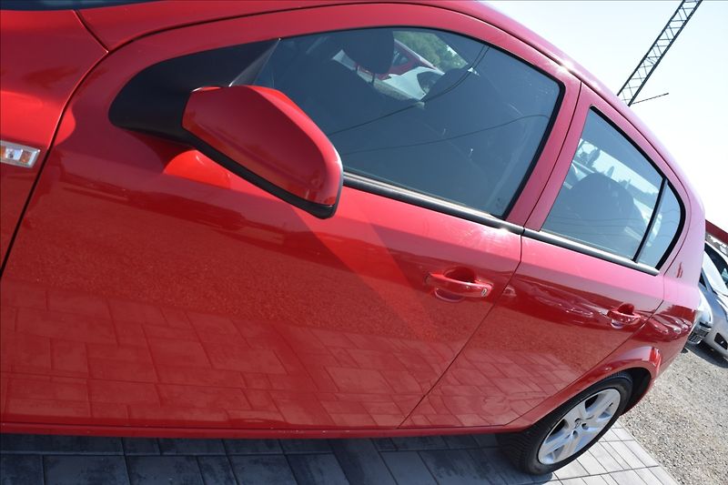 Opel Astra 1,4 i 66KW KLIMA ALU VÝHŘEV - fotka 8 z 50