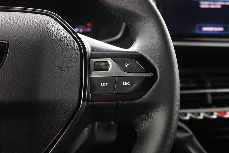 Peugeot 2008 (2025) Allure 1.2 PureTech - fotka 18 z 18