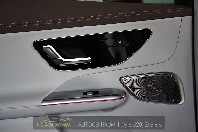 Mercedes-Benz EQE 500 4M VZDUCH MASÁŽE PANOR TAŽ - fotka 29 z 63