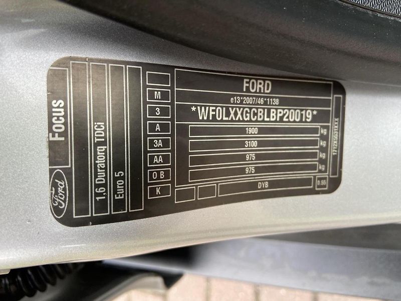 Ford Focus (2011) 1.6Tdci 85kw - fotka 20 z 29