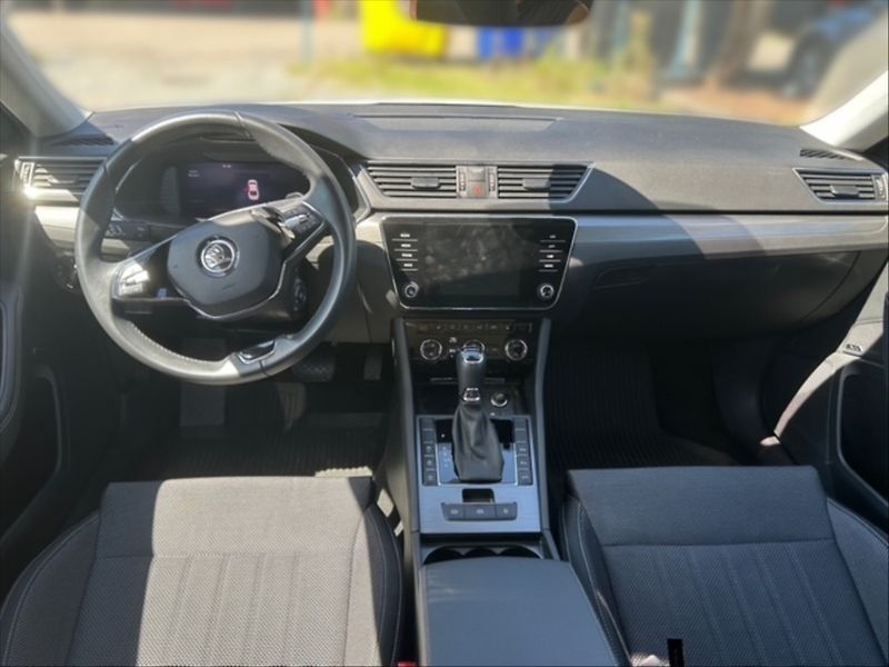 Škoda Superb 2,0 TSI 140 Style DSG - fotka 9 z 11