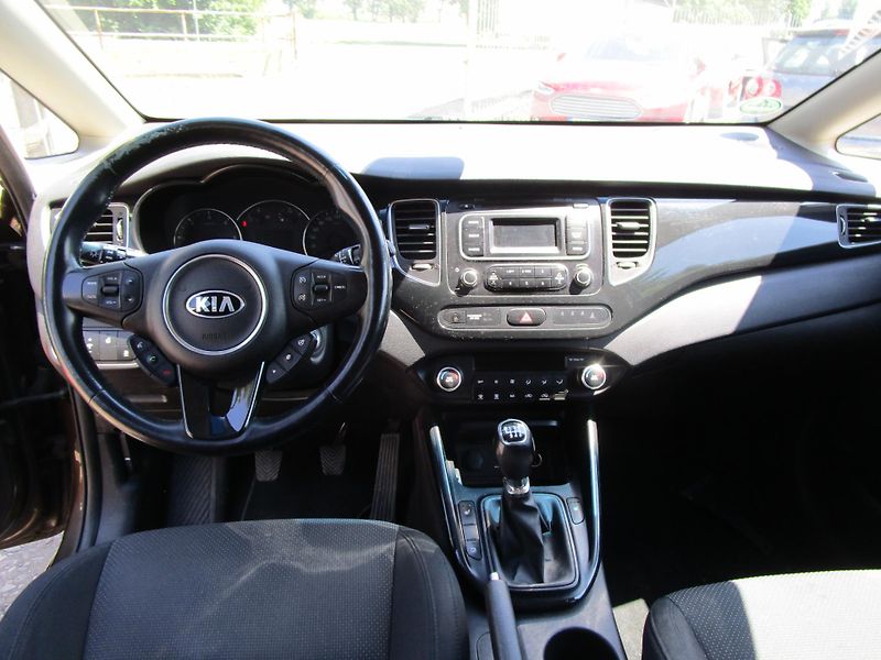Kia Carens 1,7crdi-100KW-KOUPENA V ČR - fotka 11 z 18