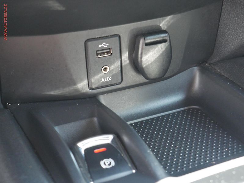 Nissan X-Trail (2014) 1.6dCi, AC, TZ, park.čidla - fotka 18 z 20