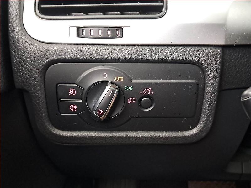 Volkswagen Touareg (2010) 3.0 TDI, 4X4, Automat, Kůže - fotka 20 z 25