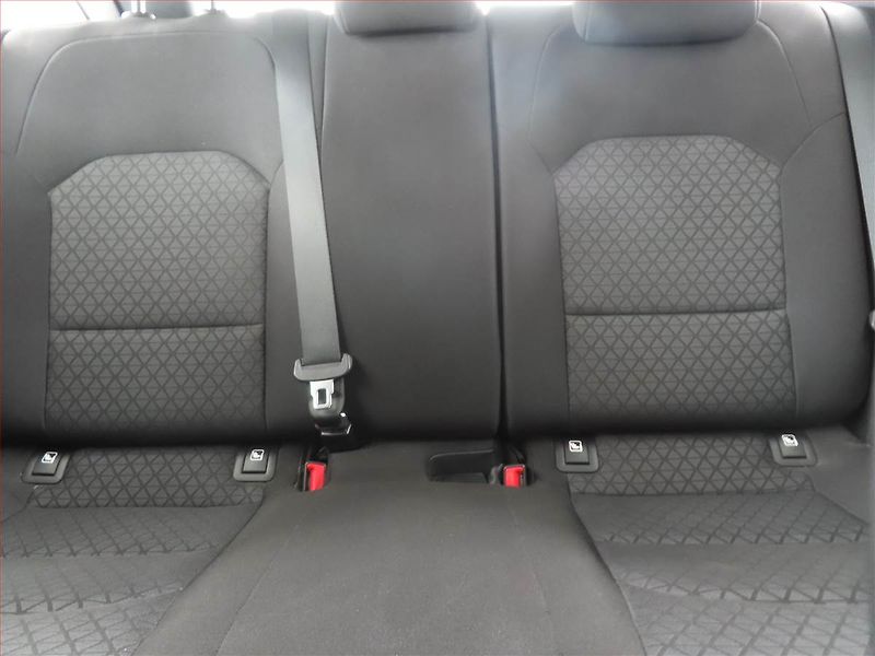 Kia Ceed (2024) 1.5 T-GDI - fotka 10 z 18