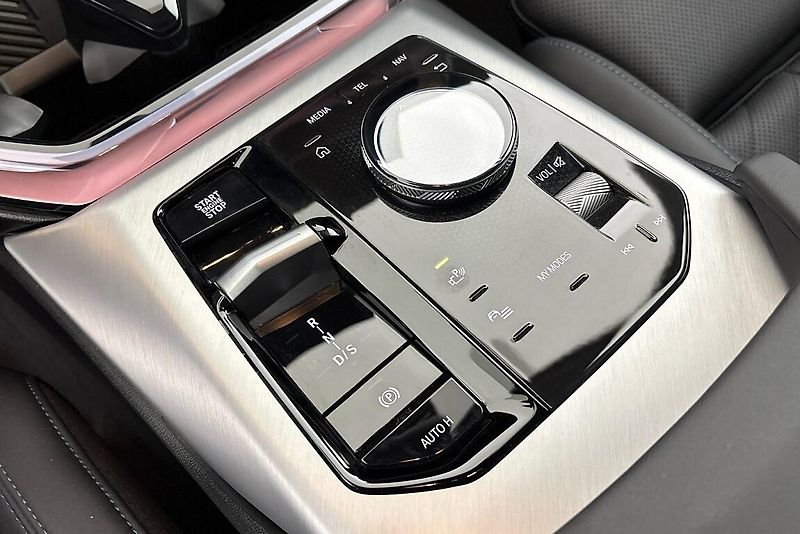 BMW X3 xDrive40d - fotka 11 z 26