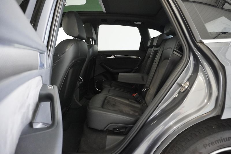 Audi SQ5 3.0 TDi 240 kW COMPETITION 4x4 - fotka 30 z 44