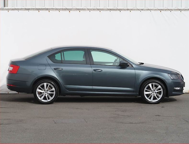 Škoda Octavia (2019) Ambition Plus 1.6 TDI - fotka 6 z 21