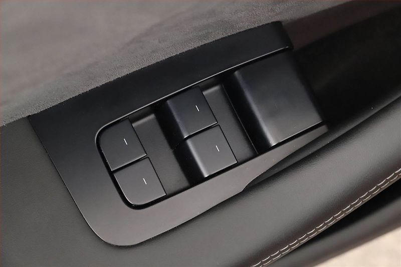 Tesla Model 3 (2023) Long Range 4WD 79kWh, SoH 95% - fotka 24 z 27