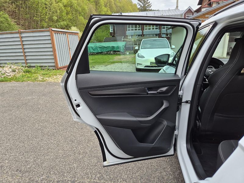 Škoda Karoq SPORTLINE 110kw 4x4 DSG   - fotka 37 z 47