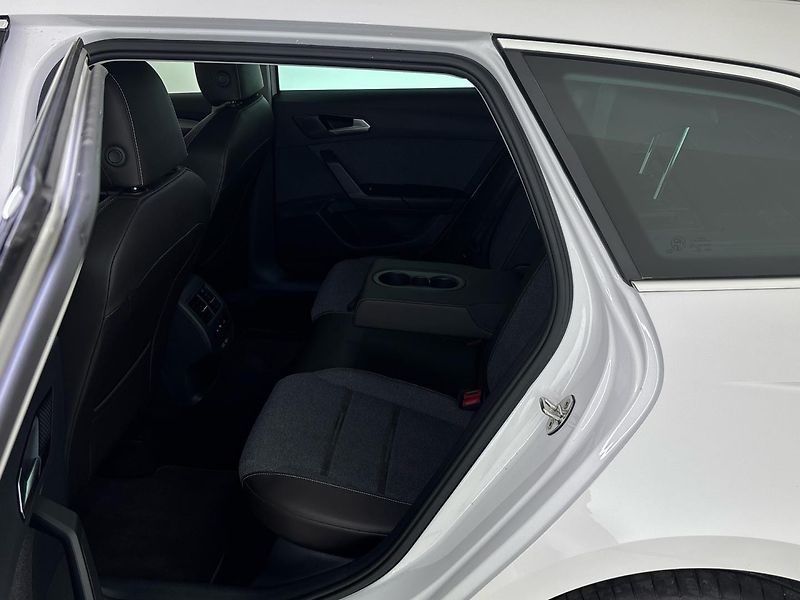 Seat Leon Xcellence - fotka 8 z 31