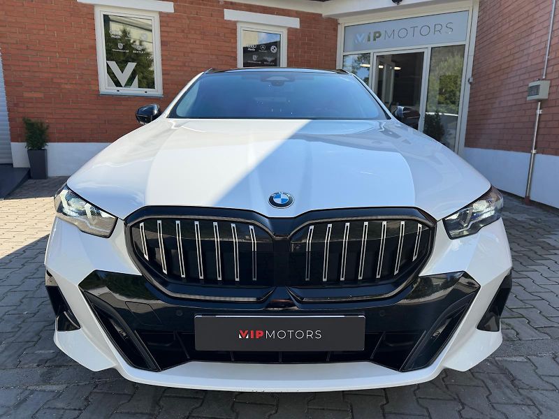 BMW Řada 5 520xD-M PAK-R20-PANO-H&K-TAŽ - fotka 10 z 33