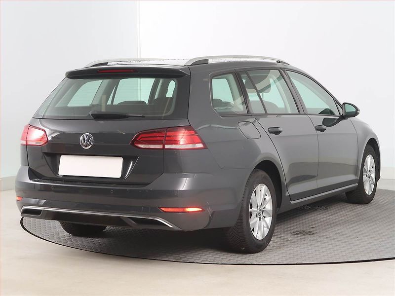 Volkswagen Golf (2018) 1.6 TDI, Serv.kniha, Tempomat - fotka 5 z 16