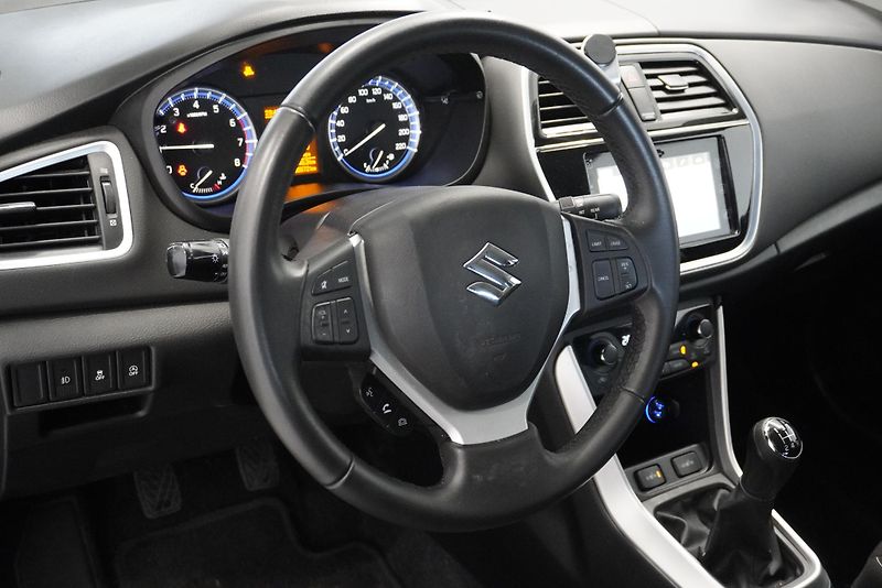 Suzuki SX4 S-Cross  S-CROSS  1,0 BOOSTERJET - fotka 13 z 27