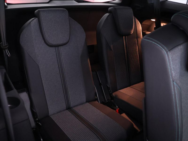 Peugeot 5008 1,5 HDI 96kW Allure 7-Míst DPH - fotka 14 z 36