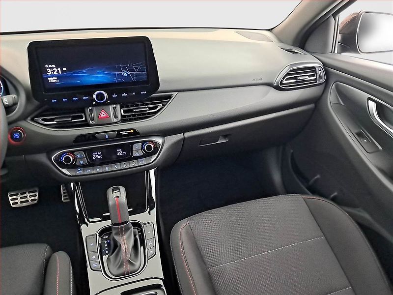 Hyundai i30 (2025) N-Line 1.5 T-GDI MHEV 48V - fotka 8 z 20