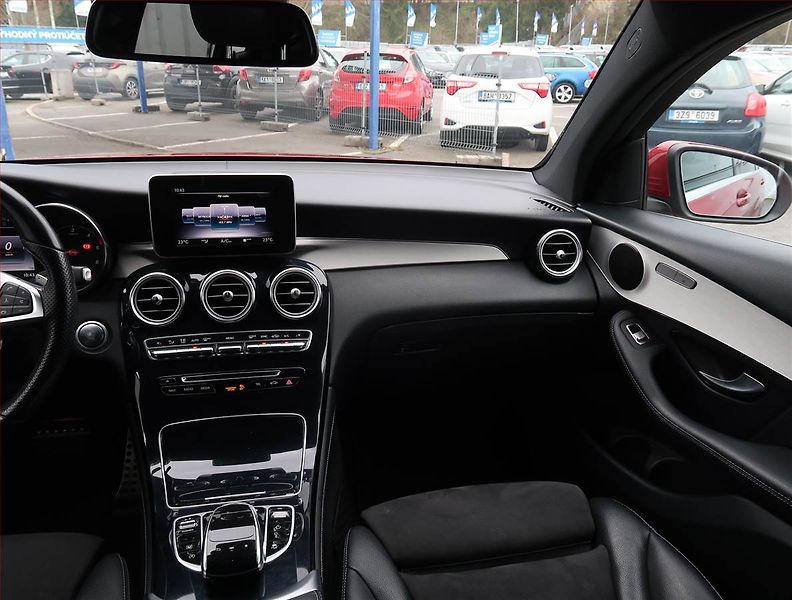 Mercedes-Benz GLC (2018) AMG line 220 d, 4x4,Automat - fotka 8 z 25